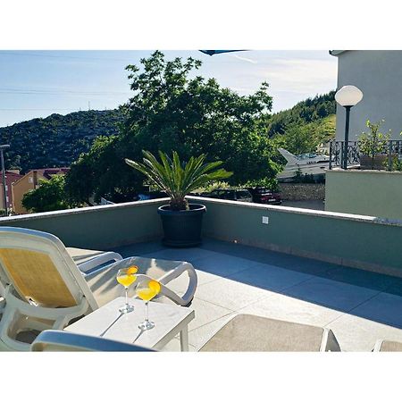 Amazing Apartment In Makarska With House Sea View Exterior foto